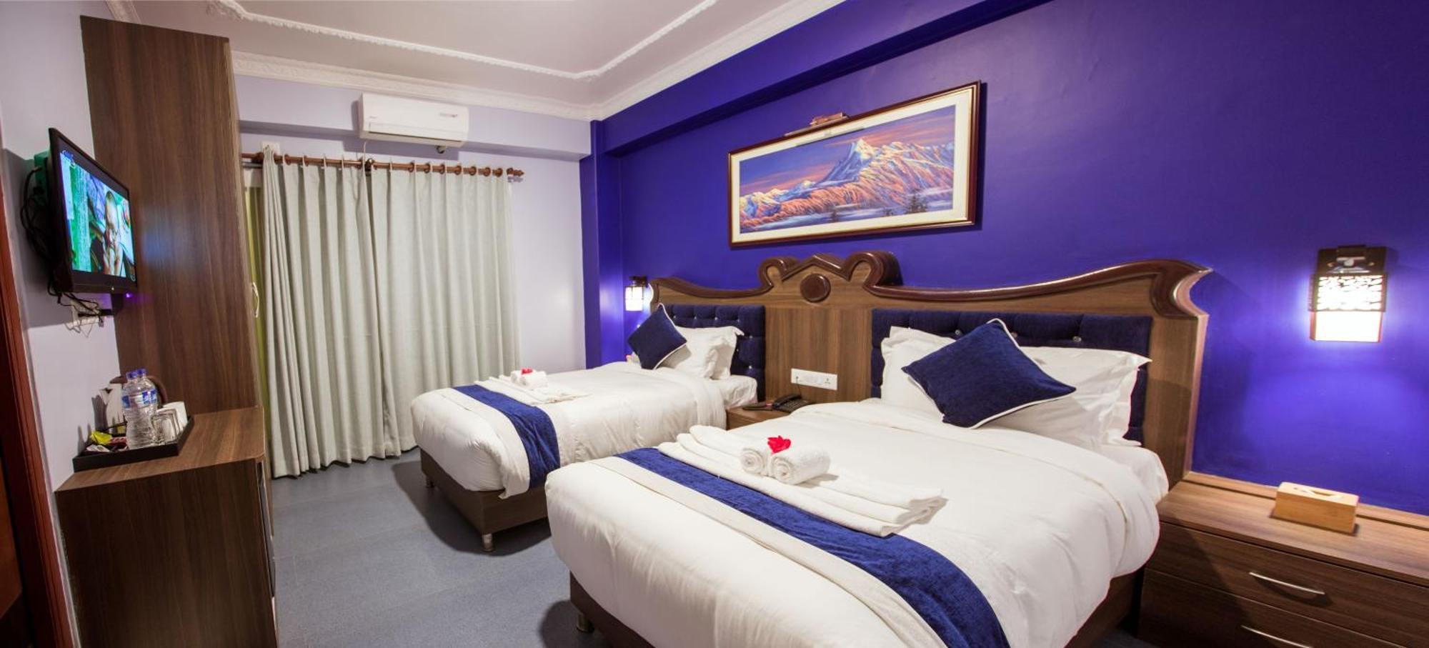 Hotel Task International Покхара Екстер'єр фото